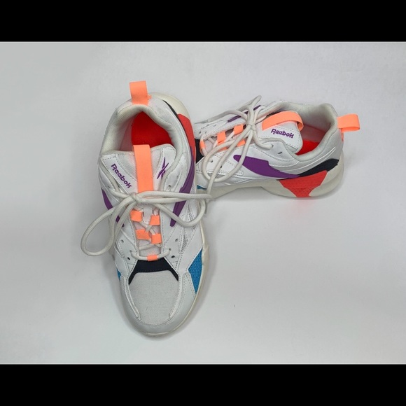 Reebok - Picture 2 of 3